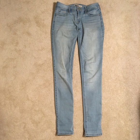 Hollister light wash jeans - Picture 1 of 3